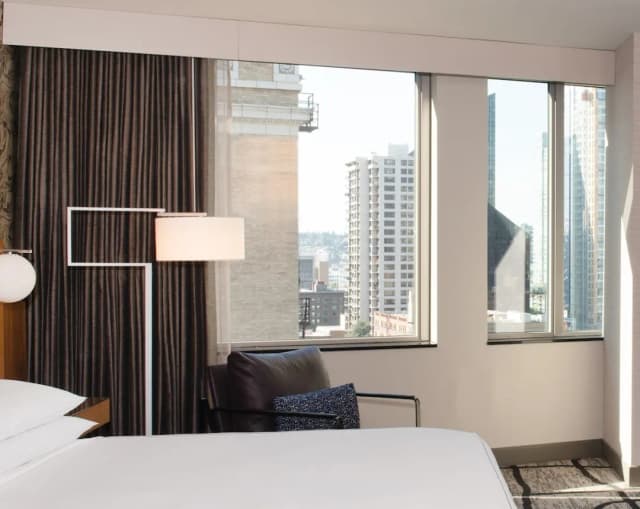 The Charter Hotel Seattle, Curio Collection by Hilton-Deluxe Room, 2 Queen Beds, City View-2