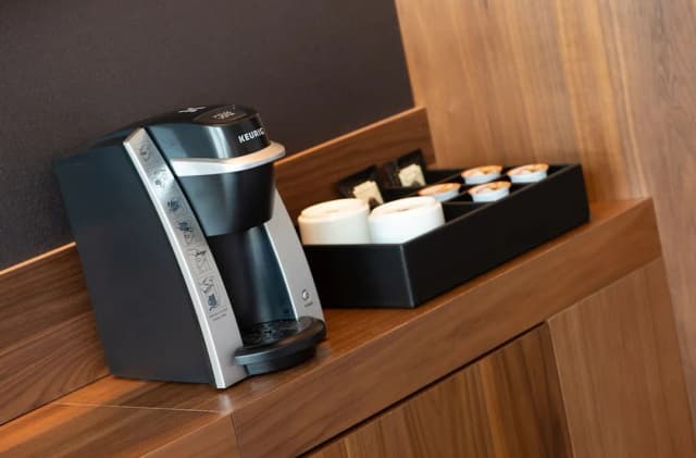 The Charter Hotel Seattle, Curio Collection by Hilton-Room, 1 Bedroom, Accessible (Mobility & Hearing, Roll-in Shower)-3