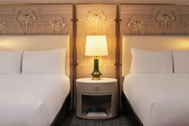 The Talbott, Autograph Collection-Deluxe Room, 2 Queen Beds, City View-5