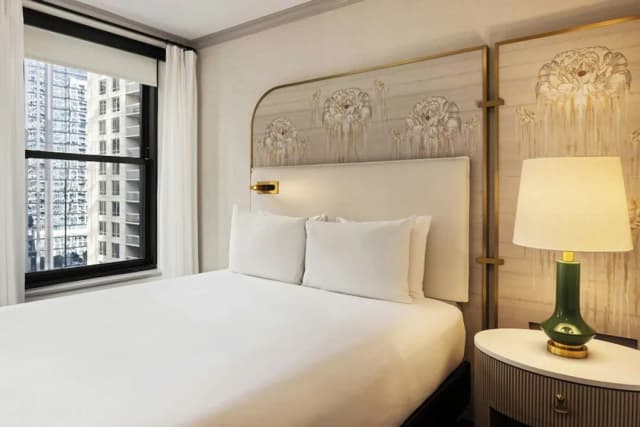 The Talbott, Autograph Collection-Deluxe Room, 2 Queen Beds, City View-4