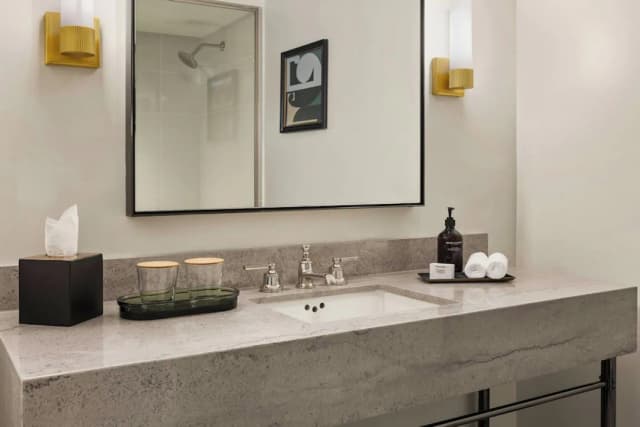 The Talbott, Autograph Collection-Room, 1 Queen Bed-5