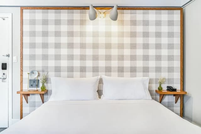 Paramount Times Square – A Generator Hotel-Deluxe Room, 1 King Bed-1