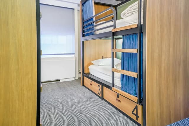 Paramount Times Square – A Generator Hotel-Classic Quadruple Room-3