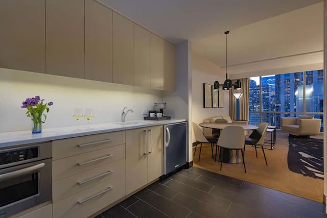 シウィット シカゴ ヒルトン  ホテル-ジュニア スイート キングベッド 1 台 禁煙-2