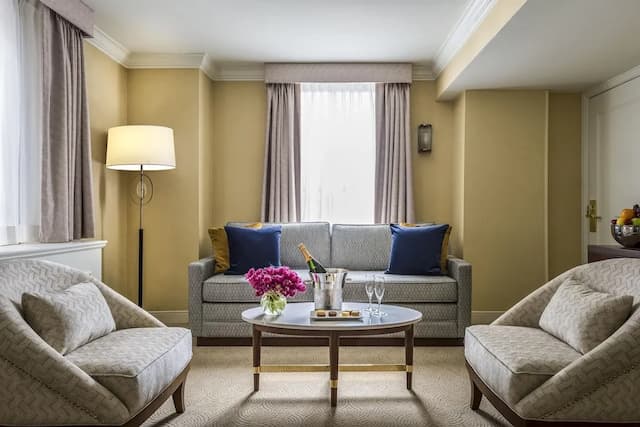 Warwick Allerton - Chicago-Executive King-8