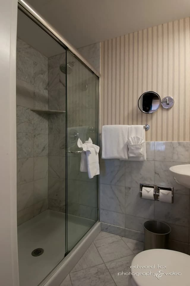 Warwick Allerton - Chicago-Superior Suite-5