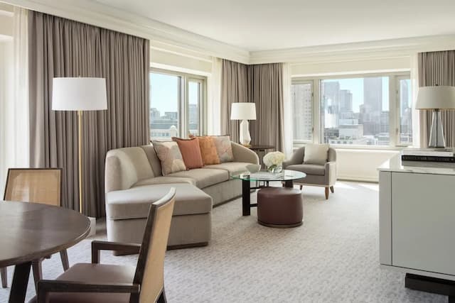 Four Seasons Hotel Chicago-Deluxe Suite, 1 Bedroom-1
