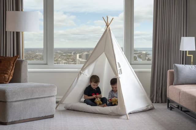 Four Seasons Hotel Chicago-Premier Suite, 1 King Bed-4