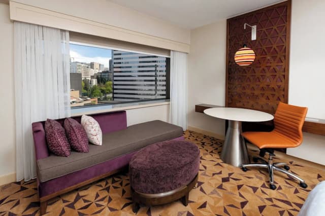 Sheraton Grand Seattle-Room, 1 King Bed (Hearing Accessible)-3