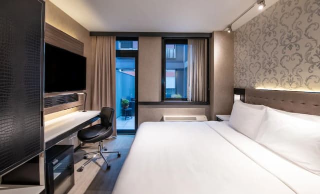 Aliz Hotel Times Square-尊荣客房, 1 张特大床, 阳台, 城市景观-1