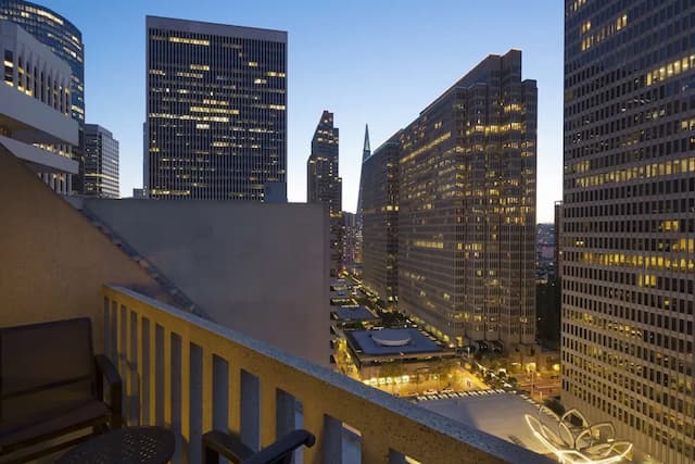 ハイアット リージェンシー サンフランシスコ-ルーム クイーンベッド 2 台 バルコニー シティビュー-1