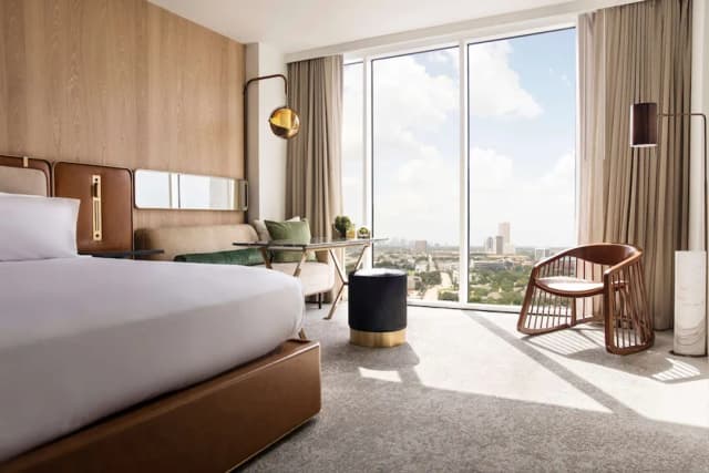 C. 볼드윈, 큐리오 컬렉션 바이 힐튼-룸, 킹사이즈침대 1개, 장애인 지원, 욕조 (Mobility & Hearing, High Floor)-1