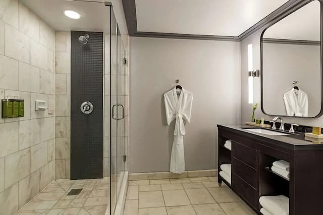 ヒルトン チェッカーズ ロサンゼルス-ルーム ダブルベッド 2 台 コーナー-3