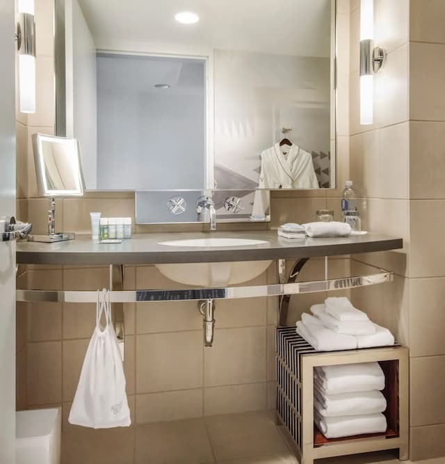 W Seattle-华丽客房, 1 张特大床, 山景-3