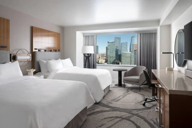 JW Marriott Los Angeles L.A. LIVE-客房, 2 张大床, 城市景观 (Mobility Accessible, Tub)-2
