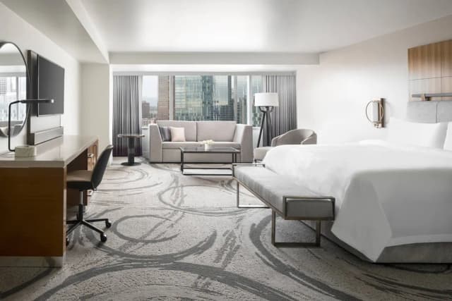 JW Marriott Los Angeles L.A. LIVE-小型套房, 1 张特大床和 1 张沙发床-1