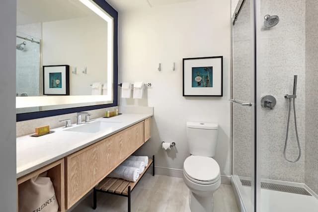 Hotel MDR Marina del Rey - a DoubleTree by Hilton-Two Queen Beds, Courtyard View-6