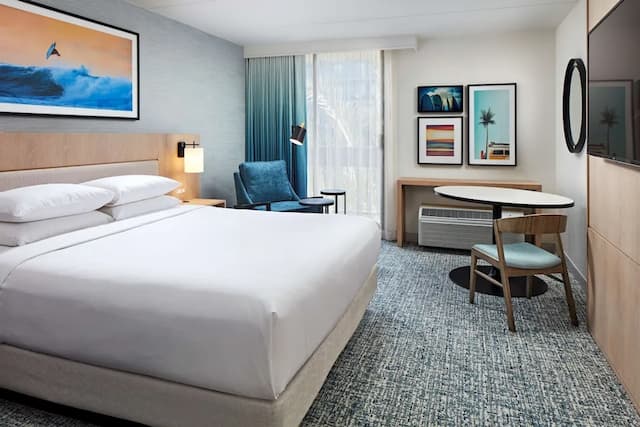 Hotel MDR Marina del Rey - a DoubleTree by Hilton-Room, 1 King Bed, Accessible (Mobility & Hearing)-3