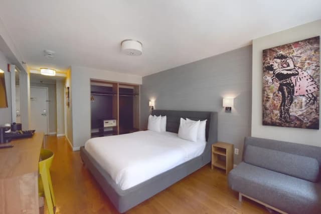 32 32 飯店-豪華客房, 1 張特大雙人床和 1 張沙發床-2