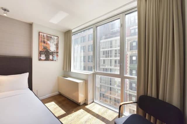 32 32 飯店-豪華雙人房, 2 張加大雙人床, 廚房-4