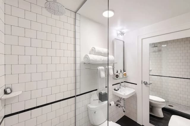 The State Hotel-客房, 1 张大床-2