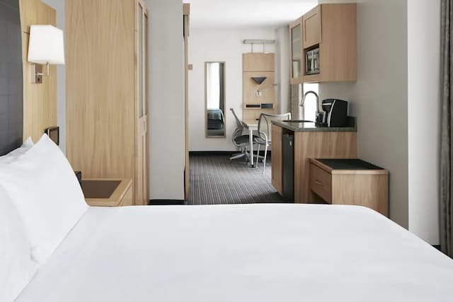 ワールド センター ホテル-スイート 冷蔵庫 & 電子レンジ (One Room)-7