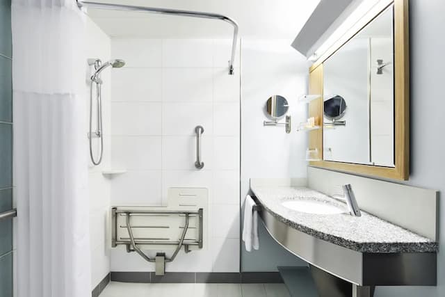 ワールド センター ホテル-スタンダード ルーム バリアフリー (Mobility)-2