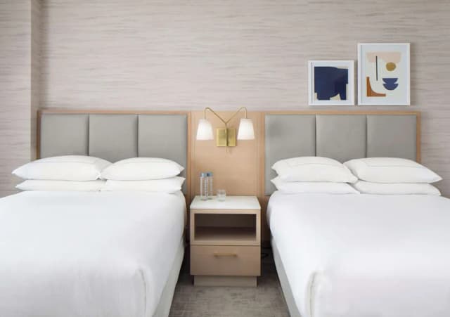 Hilton Santa Monica Hotel & Suites-Suite, 1 Bedroom (2 Queen Beds)-3