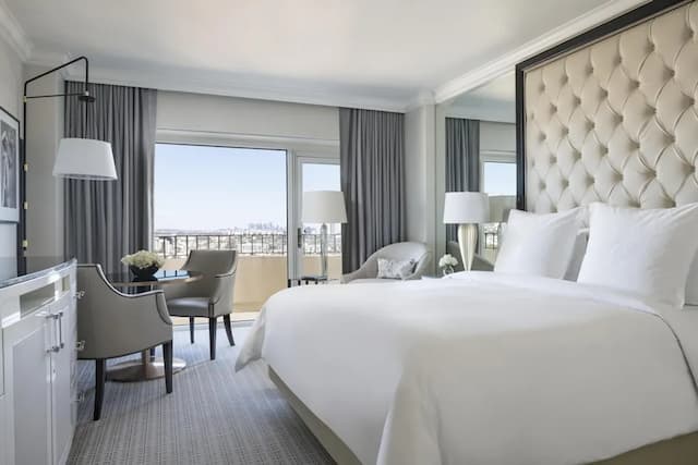 洛杉磯比華利山四季酒店-豪華客房, 1 張特大雙人床, 露台-1