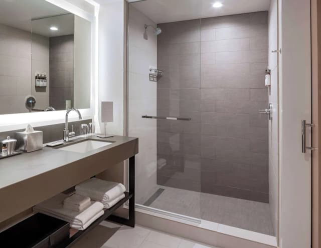 Hyatt Regency Seattle-Room, 2 Queen Beds-4