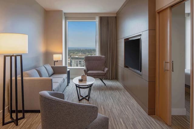 Hyatt Regency Seattle-Suite (Regency)-1