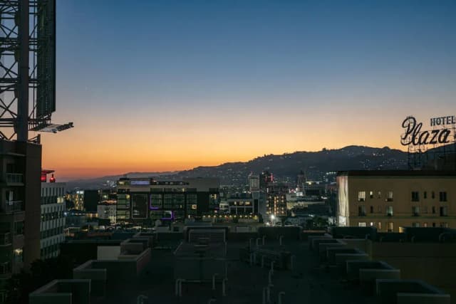 W 好萊塢飯店-高級客房, 2 張加大雙人床, 城市景觀-7