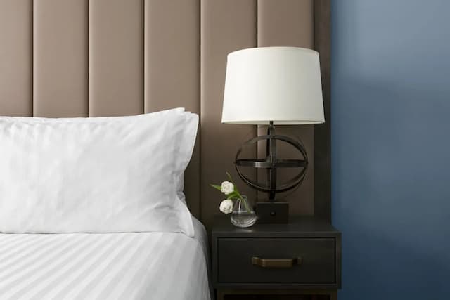 キックスビー-ルーム キングベッド 1 台-3