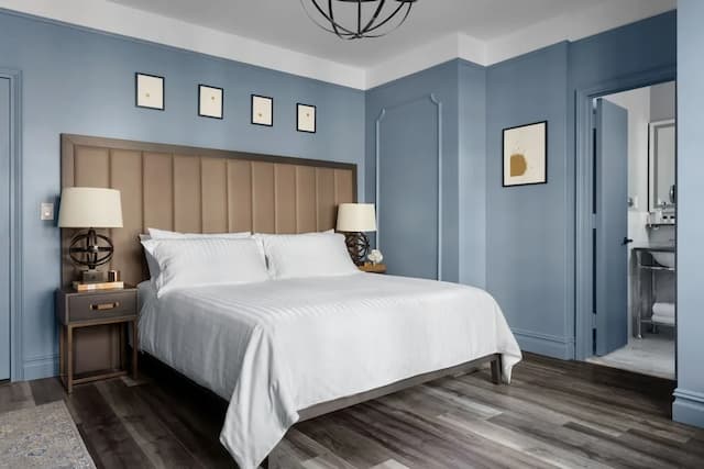 キックスビー-ルーム キングベッド 1 台-1