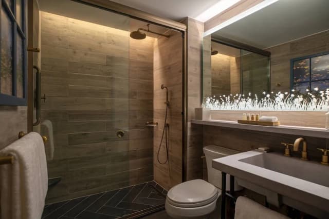 Renaissance New York Chelsea Hotel-Room, 1 King Bed, City View, Corner-7
