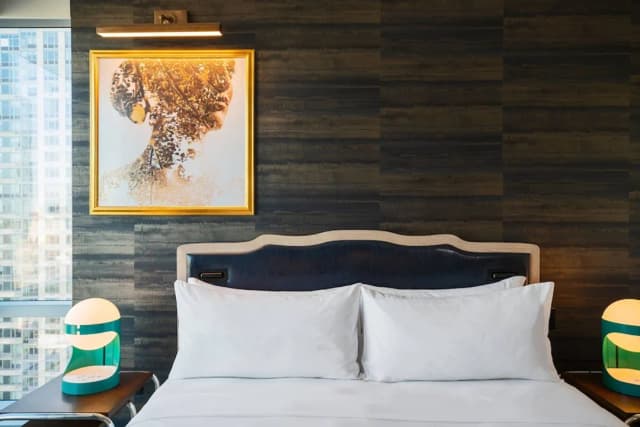 Renaissance New York Chelsea Hotel-Room, 1 King Bed, City View, Corner-6