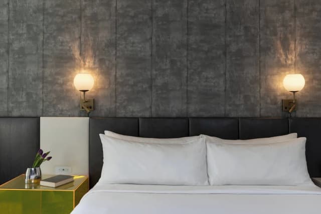 Renaissance New York Times Square Hotel by Marriott-Room, 1 King Bed, City View-3