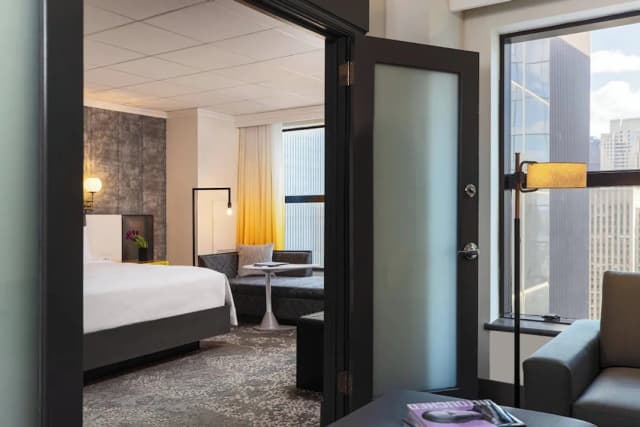 Renaissance New York Times Square Hotel by Marriott-Executive Suite, 1 Bedroom, City View-2