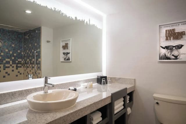 Renaissance New York Times Square Hotel by Marriott-Room, 2 Double Beds, City View-4