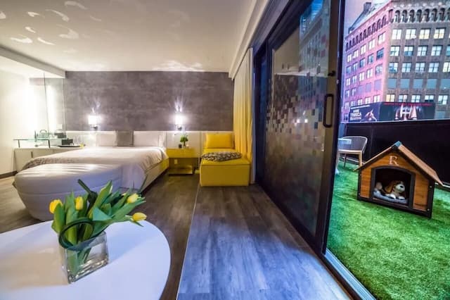 ルネッサンス ニューヨーク タイムズスクエア ホテル バイ マリオット-ルーム キングベッド 1 台 テラス-3