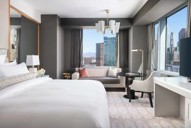 The Ritz-Carlton, Los Angeles-华丽客房, 1 张特大床, 城市景观-1