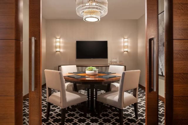 The Ritz-Carlton, Los Angeles-华丽客房, 1 张特大床, 城市景观-13