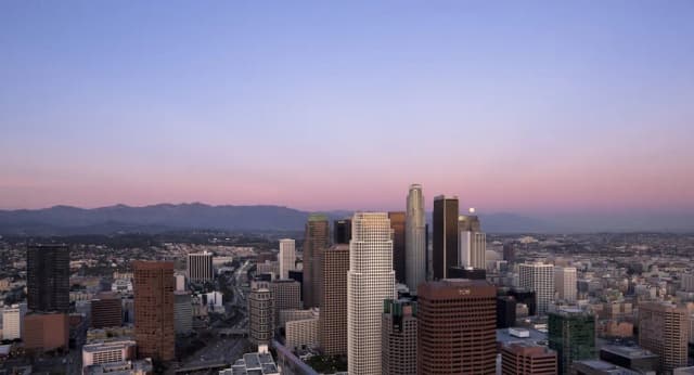 The Ritz-Carlton, Los Angeles-华丽客房, 1 张特大床, 城市景观 (Mobility/Hearing Accessible, Tub)-7