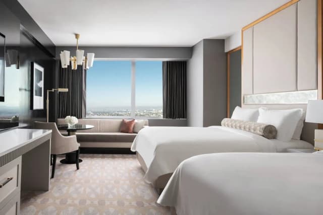 The Ritz-Carlton, Los Angeles-华丽客房, 2 张大床, 城市景观 (Mobility/Hearing Access, Roll-In Shwr)-1
