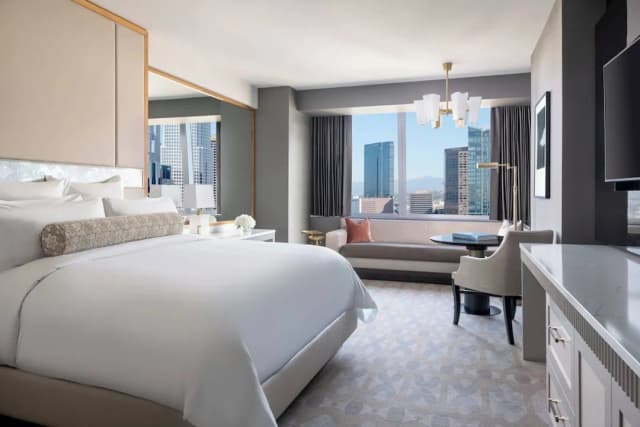 The Ritz-Carlton, Los Angeles-华丽客房, 1 张特大床, 城市景观-1