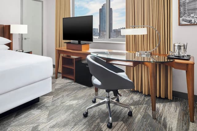 Sheraton Tribeca New York Hotel-Deluxe Room, 1 King Bed-4