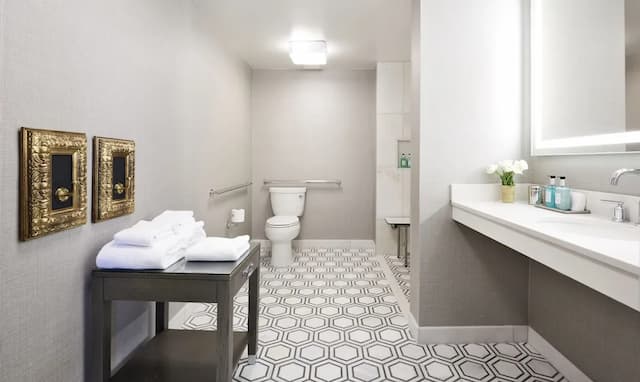 체임벌린 웨스트 할리우드-프리미어 스위트, 킹사이즈침대 1개, 롤인 샤워 시설-8