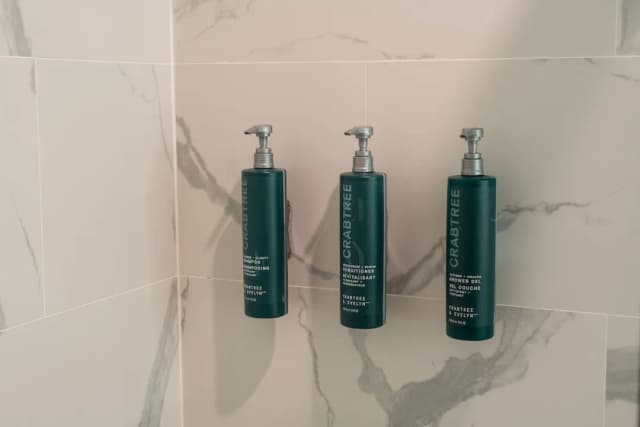 DoubleTree by Hilton Houston Westchase-Suite, 1 King Bed, Accessible (Roll-In Shower)-5