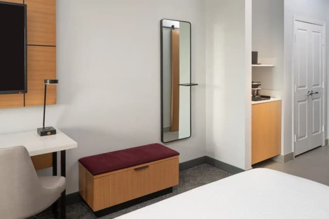 DoubleTree by Hilton Houston Westchase-Room, 2 Queen Beds-5