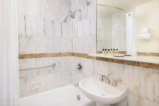 NEW YORKER BY LOTTE HOTELS-Queen Suite-2